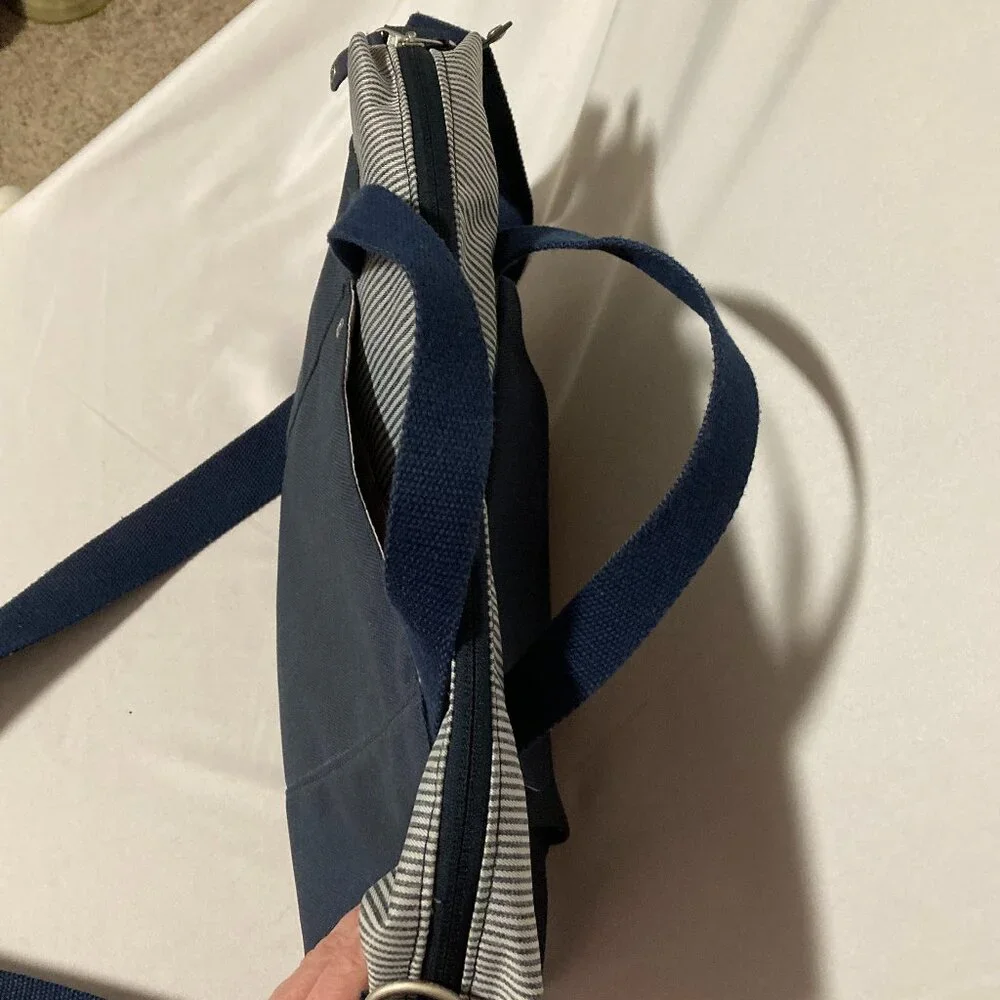 Timbuk2 Navy & Stripe Convertible Messenger Bag Polka Dot Interior